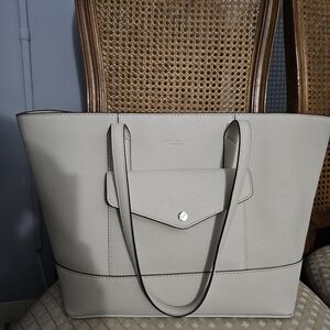 Marc Jacobs Elegant Cream Tote Bag